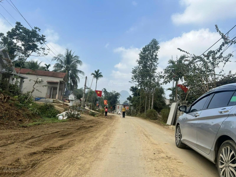 Đất cực đẹp tại phố Cao Phong, Ngọc Lặc, 200 triệu, 146.5m2 giá siêu hời