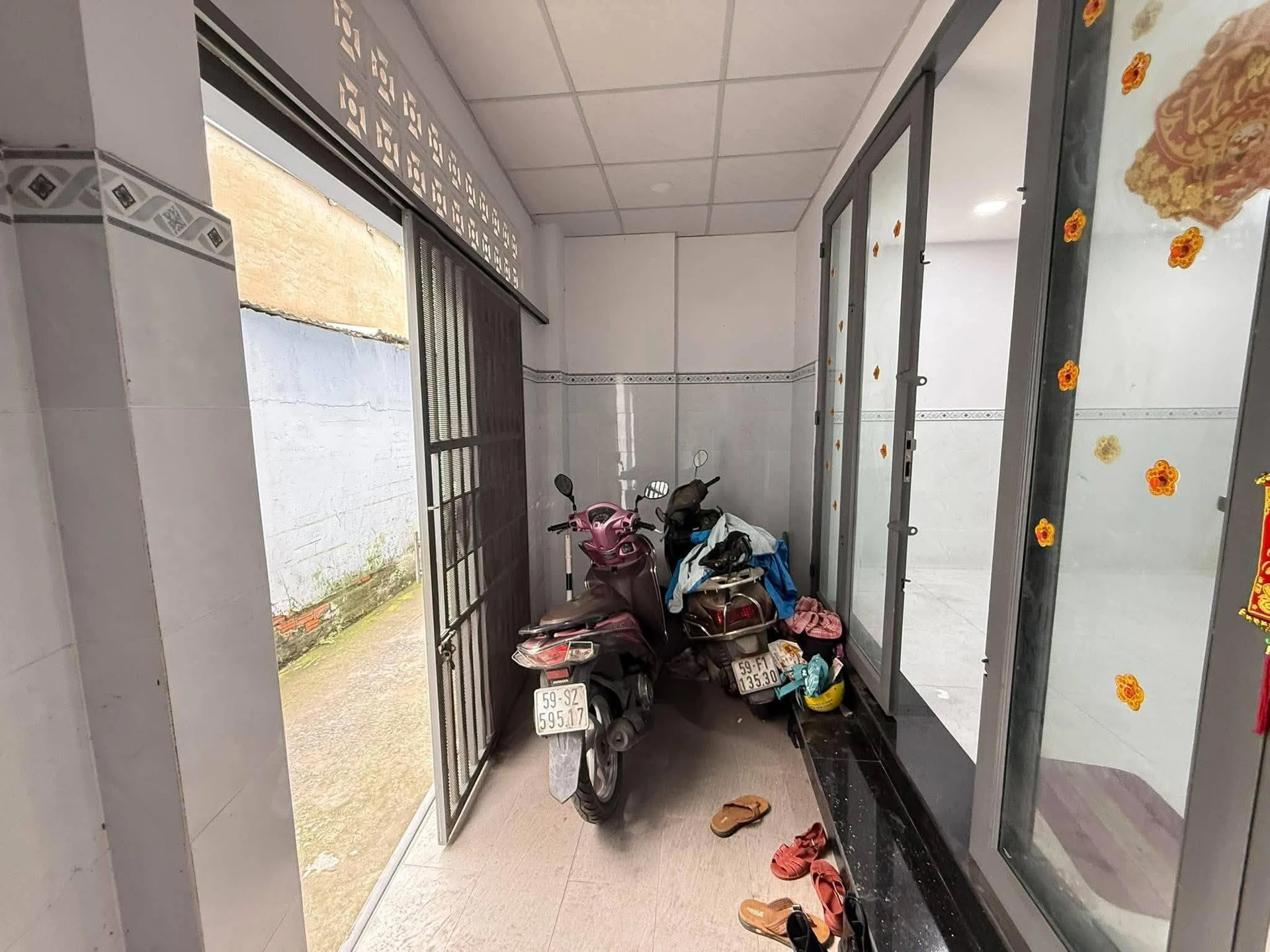 Bán nhà cũ 93m² ngang 8m gần Cầu Thủ Thiêm, đường Ngô Tất Tố, Bình Thạnh - Ảnh 1