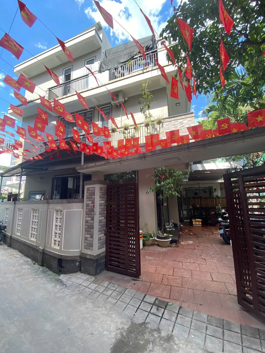 Bán nhà 3 tầng 2 mặt tiền kiệt ô tô đường Lê Quý Đôn, trung tâm Huế, 141m2 - Ảnh 1