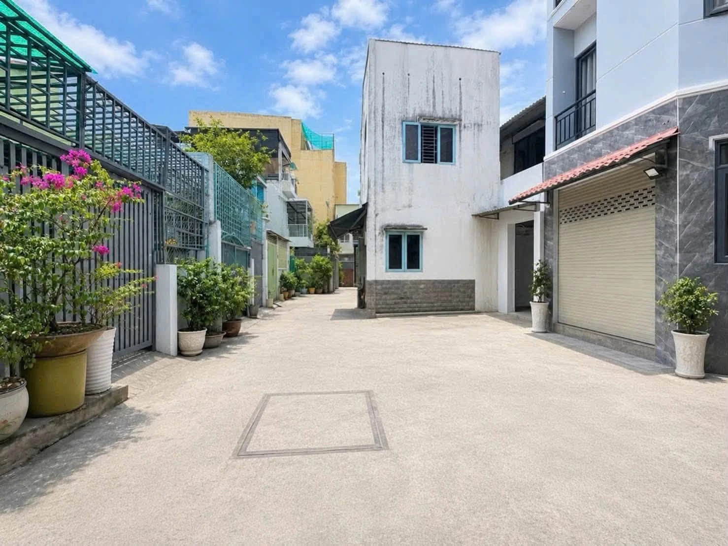 Bán nhà 96m2 khu ẩm thực Bùi Đình Tuý gần 5 tỷ - Ảnh 1