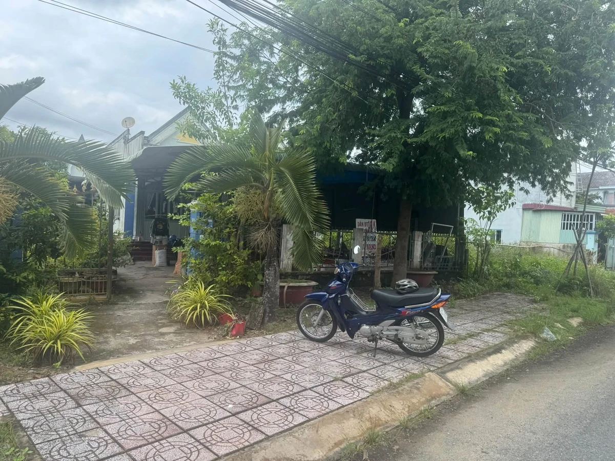 Bán nhà mặt tiền Lê Văn Kiệt, Phường 6, Tân An, Long An, 623m2, giá 6,2 tỷ - Ảnh 1