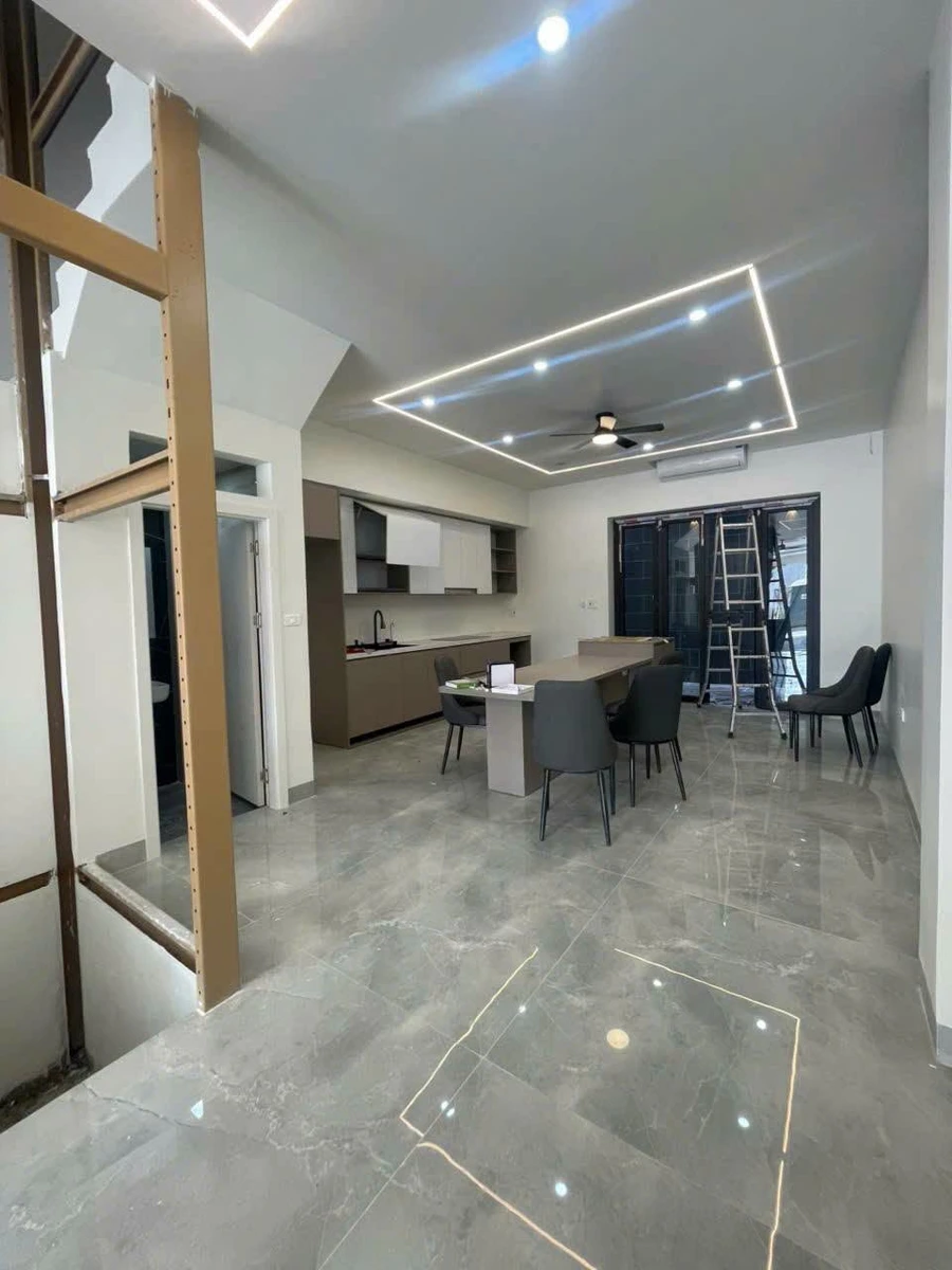 Bán nhà 5 tầng, 5PN, 85m², gần Trịnh Kiểm, 6,3 tỷ - Ảnh thu nhỏ 5