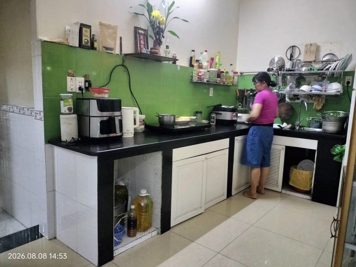 Bán nhà 94m2 nở hậu 7m, 4PN, 2PN tầng trệt, hẻm ô tô gần Công viên Làng Hoa, Gò Vấp - Ảnh thu nhỏ 2