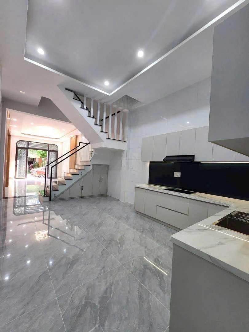 Bán nhà mặt tiền Tố Hữu Quy Nhơn, 80m2, 4PN, 5.4 tỷ - Ảnh 1