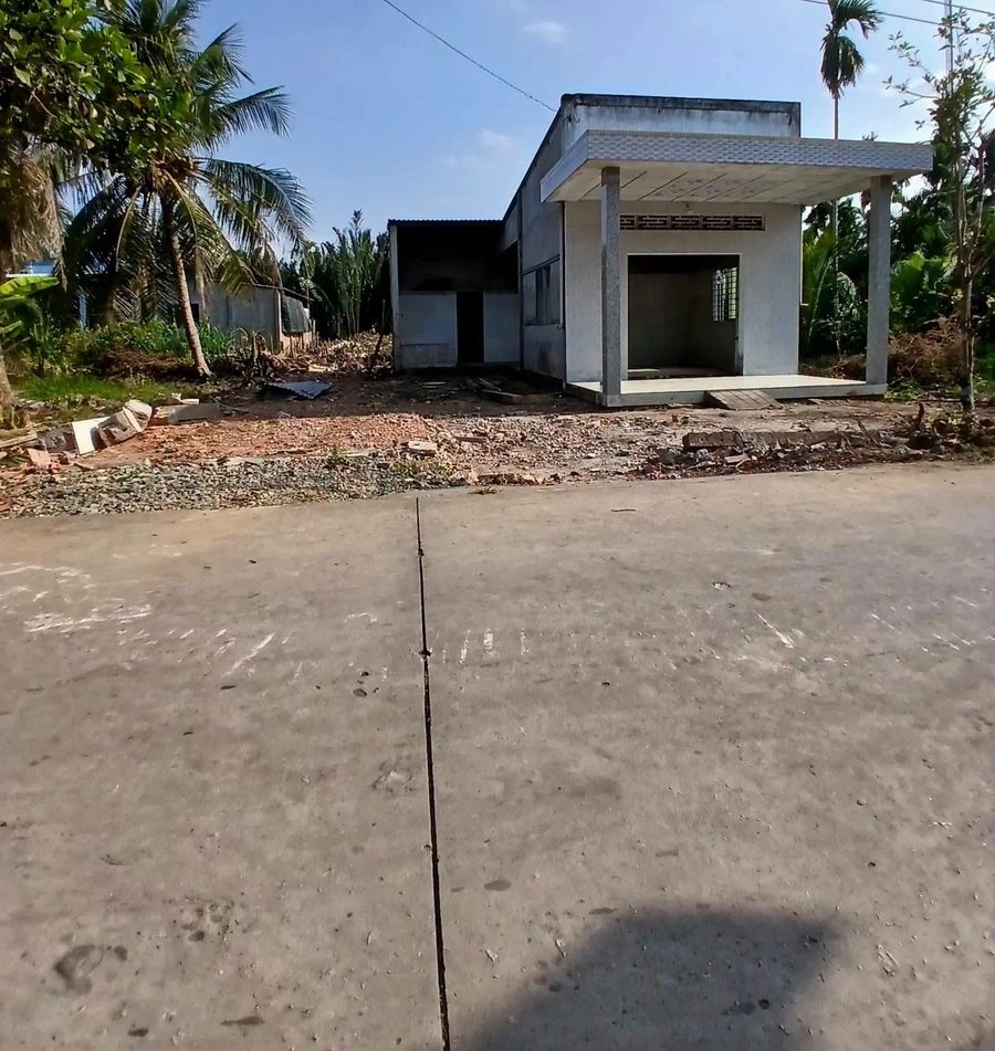 Bán nhà mặt tiền 900m² 2PN Giồng Trôm Bến Tre 1,2 tỷ - Ảnh 1