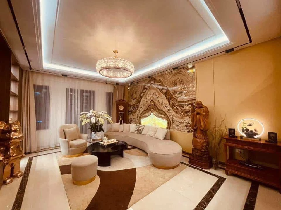 Bán nhà mặt phố Nguyễn Văn Linh 140m2 có thang máy 15 tỷ - Ảnh thu nhỏ 2
