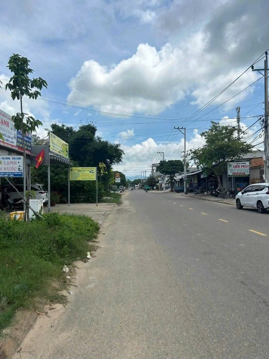 Bán nhà cấp 4 mặt tiền 100m² Phan Thiết 2.8 tỷ - Ảnh 1