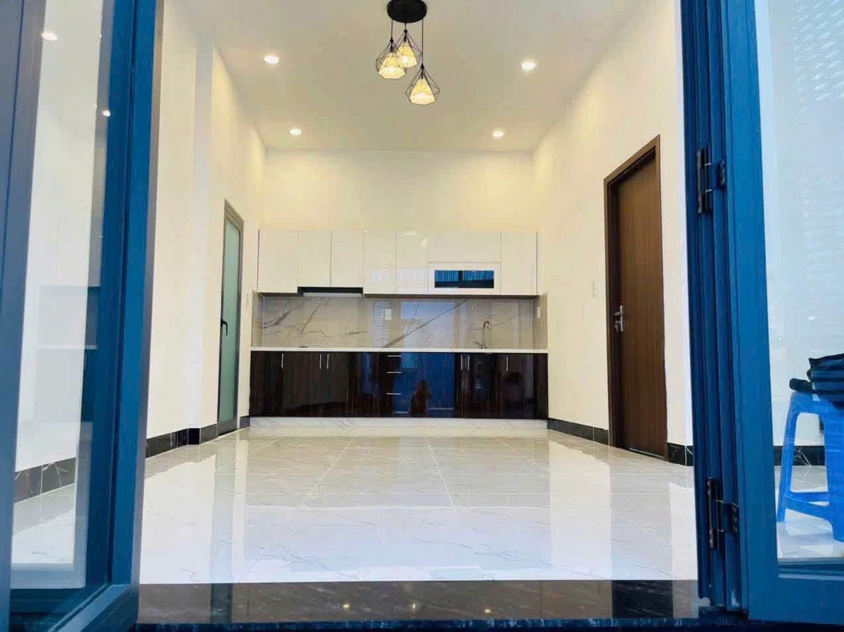 Bán nhà 50m2 3 phòng ngủ trung tâm Bình Hòa 2.7 tỷ - Ảnh thu nhỏ 2