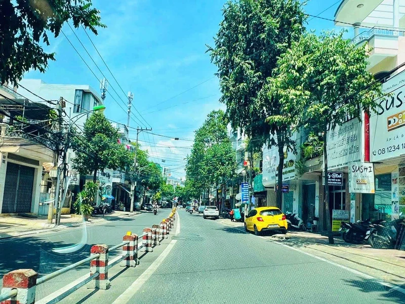 Bán nhà mặt tiền Nguyễn Thị Minh Khai 107,8m² ngang 7,4m