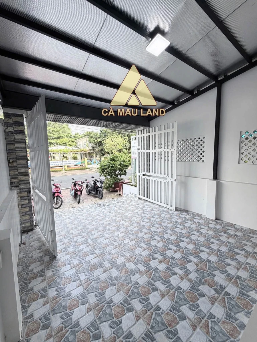 Bán nhà mặt tiền đường Đỗ Thừa Luông, 4,5x26m, 1 trệt 1 lửng 2 lầu, trung tâm TP Cà Mau - Ảnh thu nhỏ 2