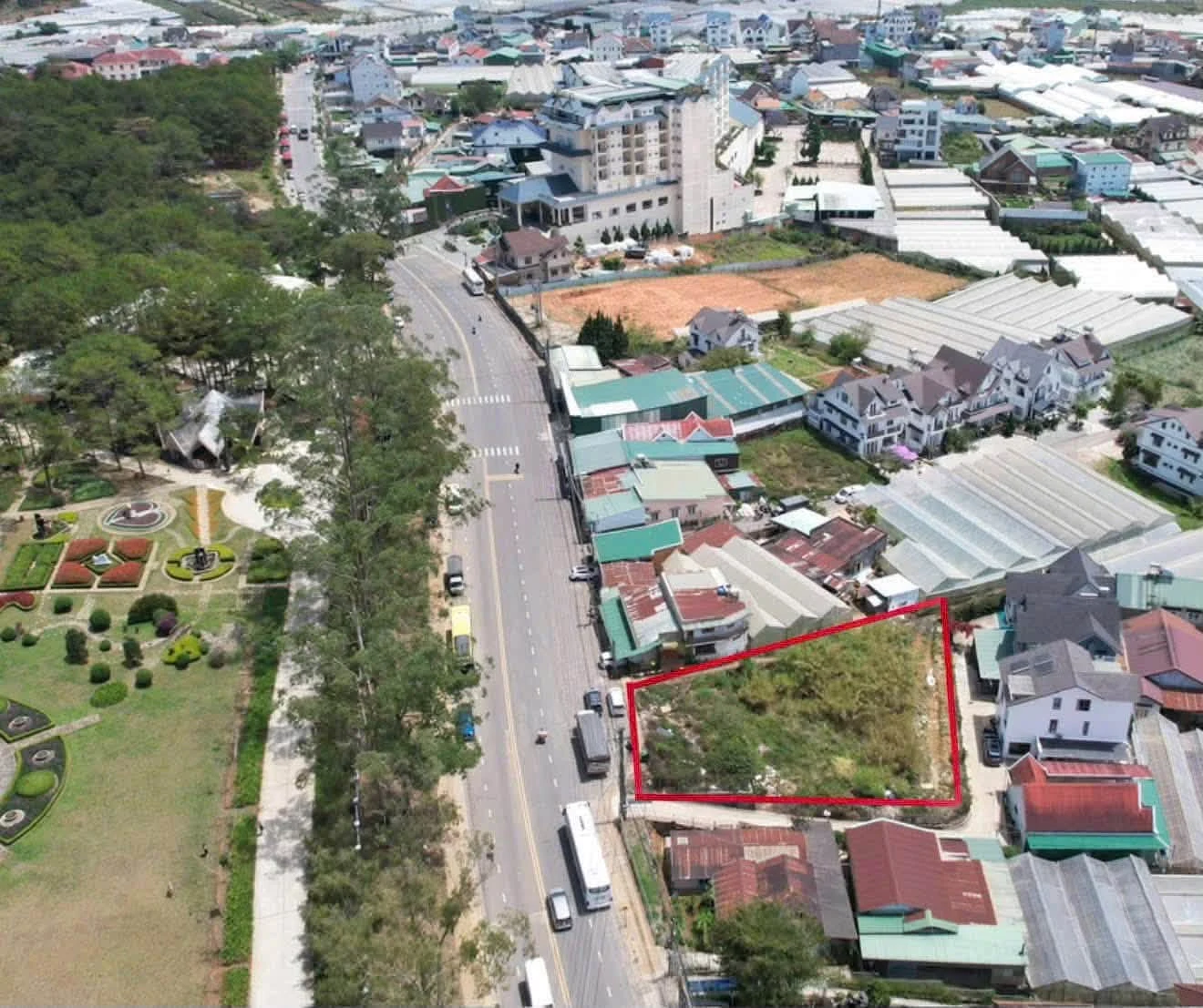 Bán đất mặt tiền Mai Anh Đào 1.045,8 m² giá 90 tỷ, P. Lâm Viên, Đà Lạt - Ảnh 1