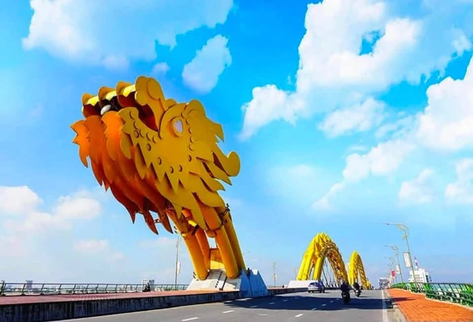 Bán nhà mặt tiền Nguyễn Văn Linh 4 tầng 106m2, 5 phòng ngủ, giá 22 tỷ, Đà Nẵng - Ảnh 1