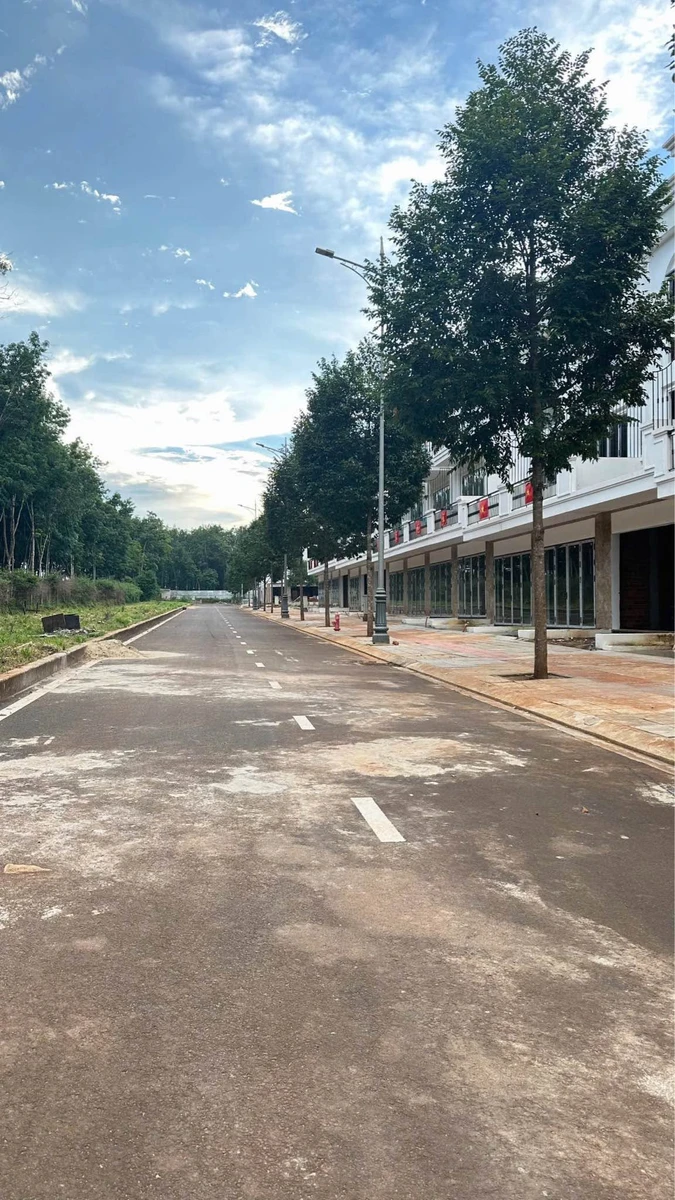 Bán shophouse khu đô thị Ân Phú 100m2, 5 tỷ 790 - Ảnh 1