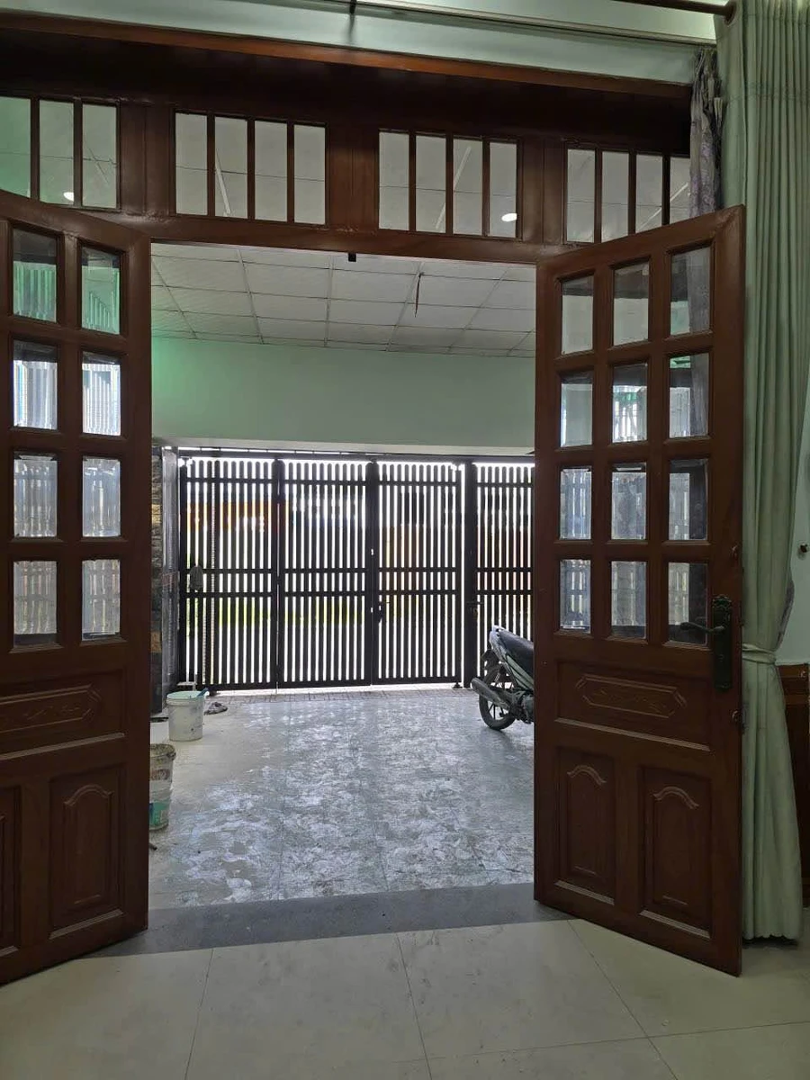 Bán nhà một trệt ba lầu 120m2 mặt đường kinh doanh Bình Tân - Ảnh thu nhỏ 2
