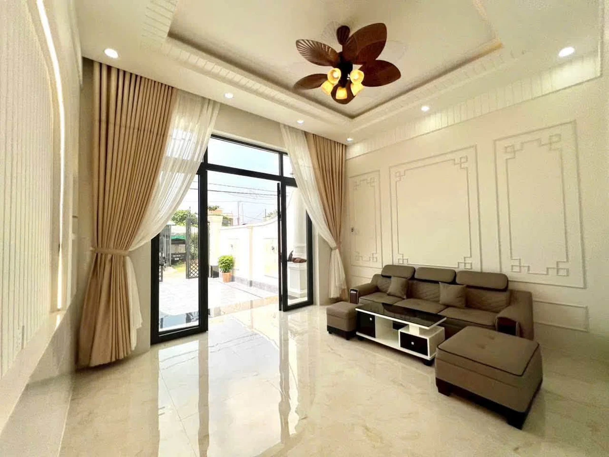 Bán nhà tân cổ điển sang trọng 144m² Long Hoa, Bình Tân - Ảnh thu nhỏ 3