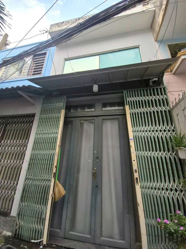 Bán nhà 2PN Lạc Long Quân 40m² 2,89 tỷ