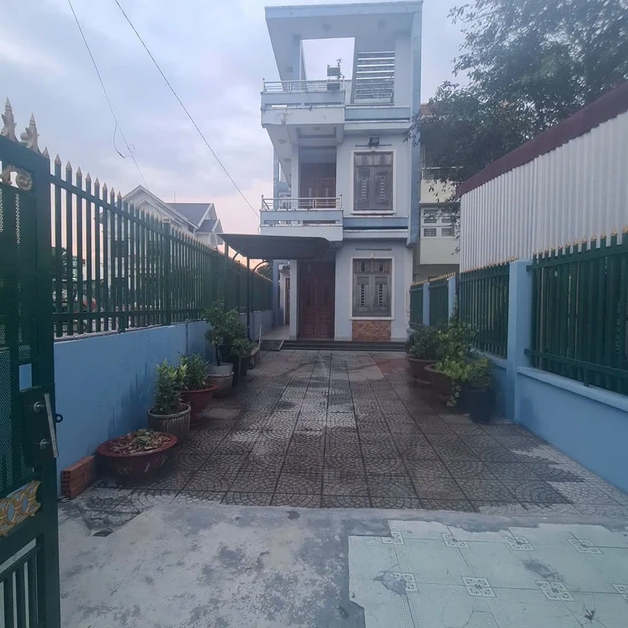 Bán nhà mặt tiền Huỳnh Văn Cù 258m2 trệt 2 lầu Quận 12 - Ảnh 1