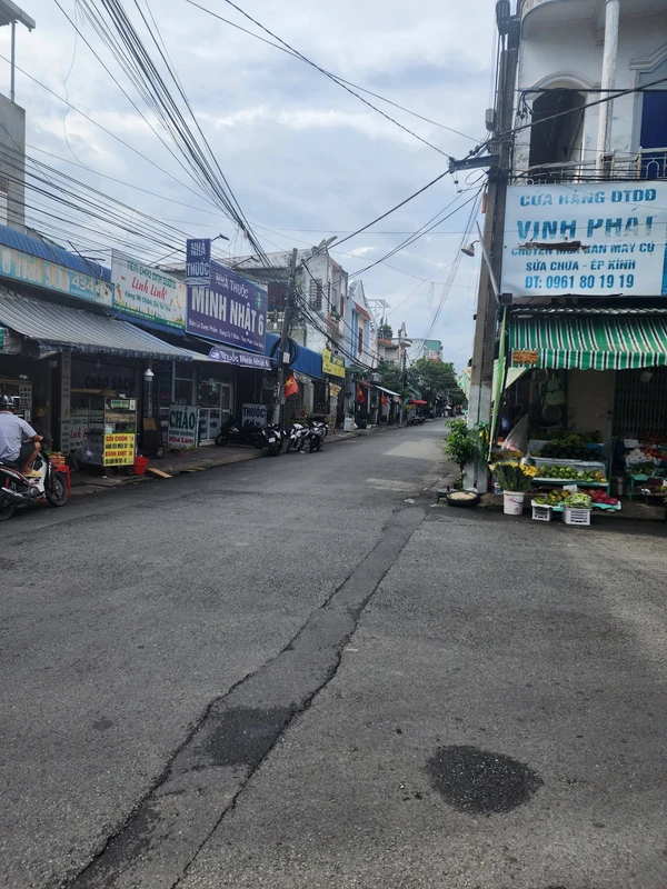 Bán dãy trọ 205m2 gồm 2 kiot và 10 phòng, thu nhập gần 20tr/tháng, Bình Hòa, Thuận An