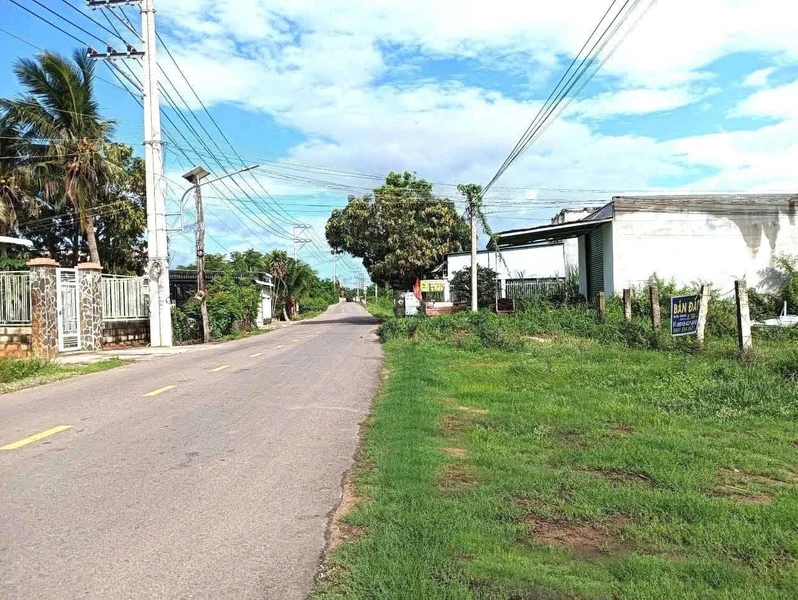 Bán đất Hàm Thuận Bắc 2.700m² giá 7 tỷ