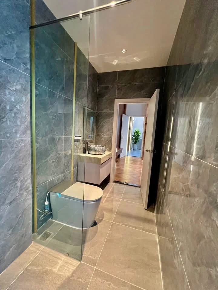 Bán nhà mặt tiền Hồ Tùng Mậu 102m² giá 13 tỷ Quận 7 - Ảnh thu nhỏ 4