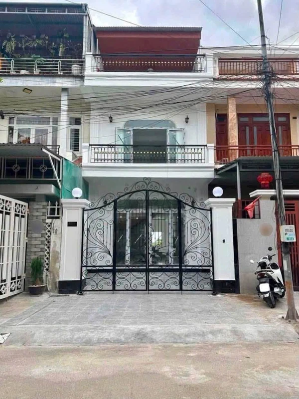 Cho thuê nhà 3 tầng 105m2, 4PN 5WC, Phú Mỹ Thượng, Huế