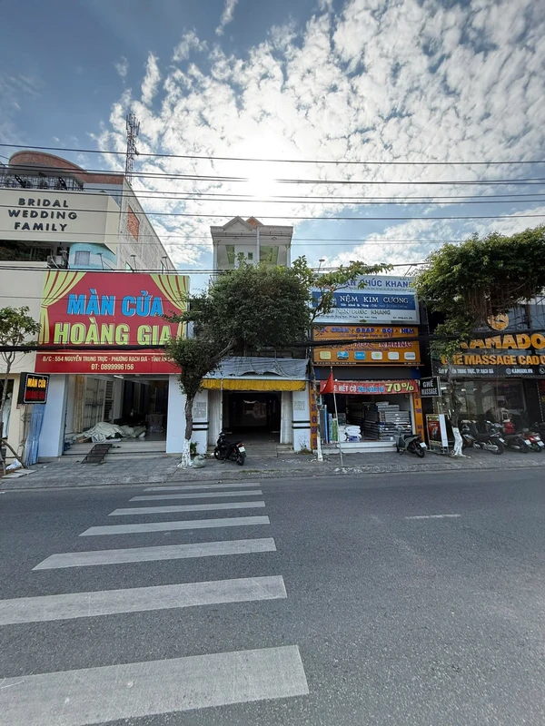 Bán nhà mặt tiền 5x20m, 4PN, Nguyễn Trung Trực, Rạch Giá
