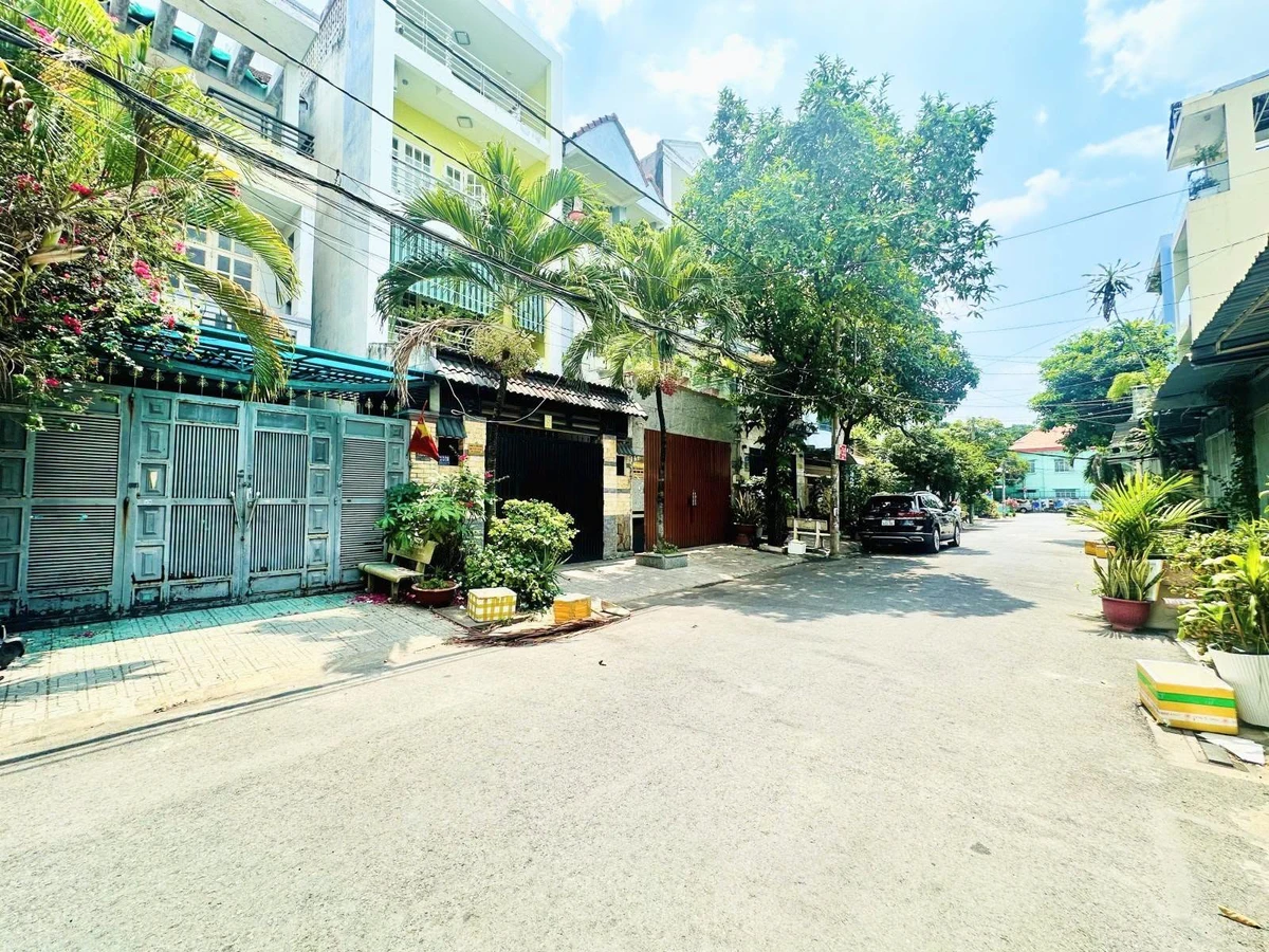 Bán nhà 3 tầng 85m2 ngang 5m đường Nguyễn Văn Khối đối diện công viên Làng Hoa, Gò Vấp - Ảnh 1