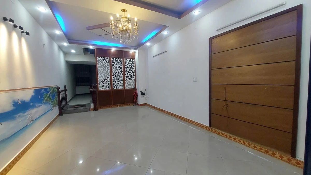 Cho thuê nhà mặt tiền Trương Công Định 1 trệt 3 lầu 6PN, 15 triệu/tháng, Vũng Tàu - Ảnh thu nhỏ 2