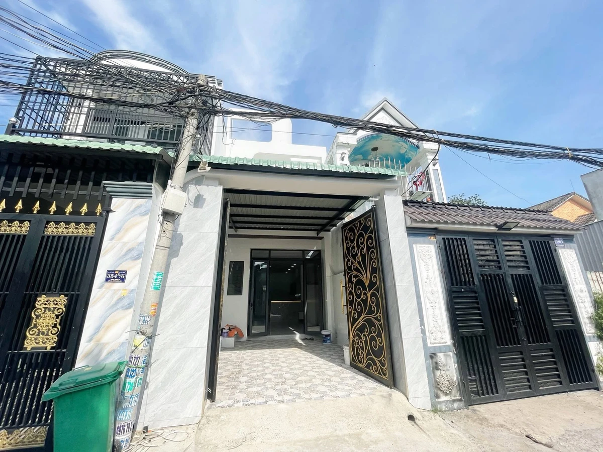 Bán nhà lầu 4x23m, 4 phòng ngủ, giá 2,1 tỷ tại Đức Hòa, Long An - Ảnh thu nhỏ 2
