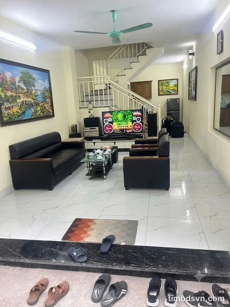 Cho thuê nhà 3 tầng 3PN tại ngõ Nguyễn Chính, Tân Mai - Ảnh 1
