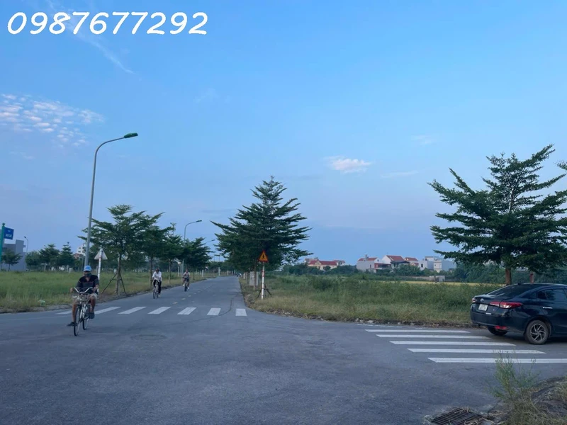Bán hoặc cho thuê lô góc 2 mặt tiền siêu đẹp tại Sao Đỏ, TP. Chí Linh, DT 161 m2, giá đầu tư