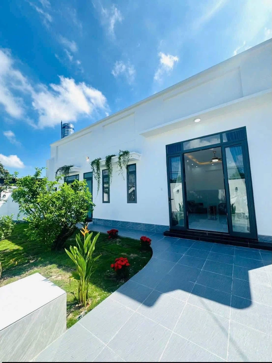 Nhà sân vườn 2 mặt tiền 3PN 100m² Tây Ninh 1,999 tỷ - Ảnh thu nhỏ 3
