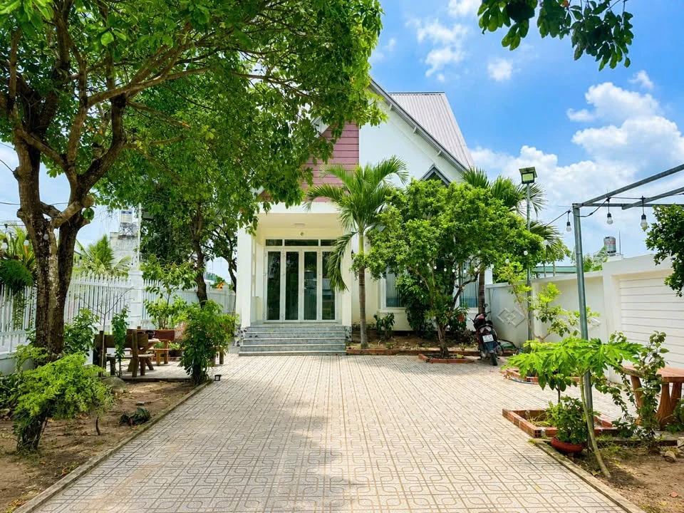 Nhà mái Thái 2 mặt tiền Long Hoà 285m² giá 2 tỷ 750 - Ảnh 1