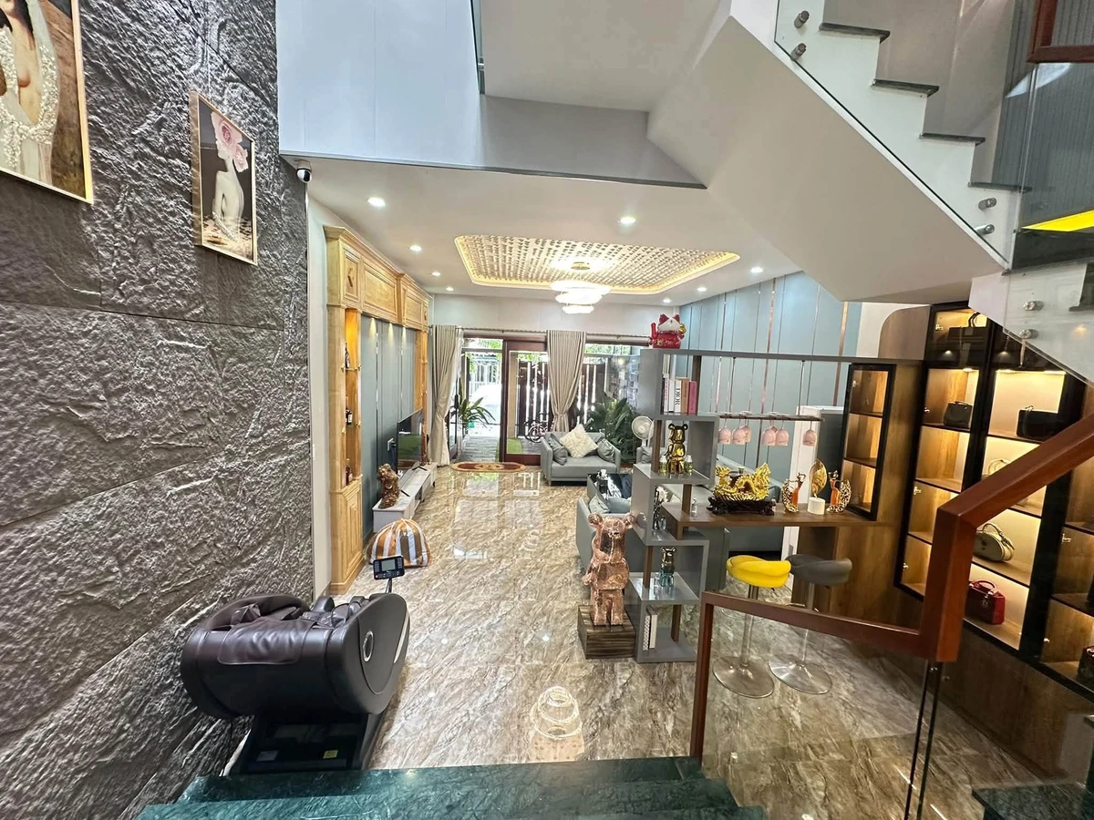 Bán nhà 3 tầng 100m2, 3PN, full nội thất, mặt tiền 7m5 Đà Nẵng - Ảnh thu nhỏ 2