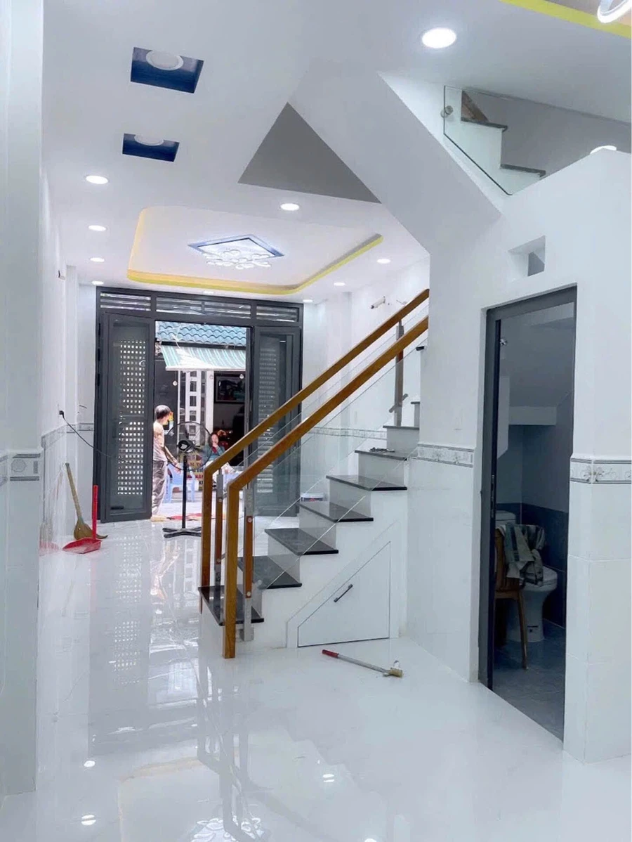 Bán nhà 2 tầng 35m2 gần chợ Bình Trị Đông, đường Chiến Lược, Bình Tân, giá khoảng 4 tỷ - Ảnh thu nhỏ 3