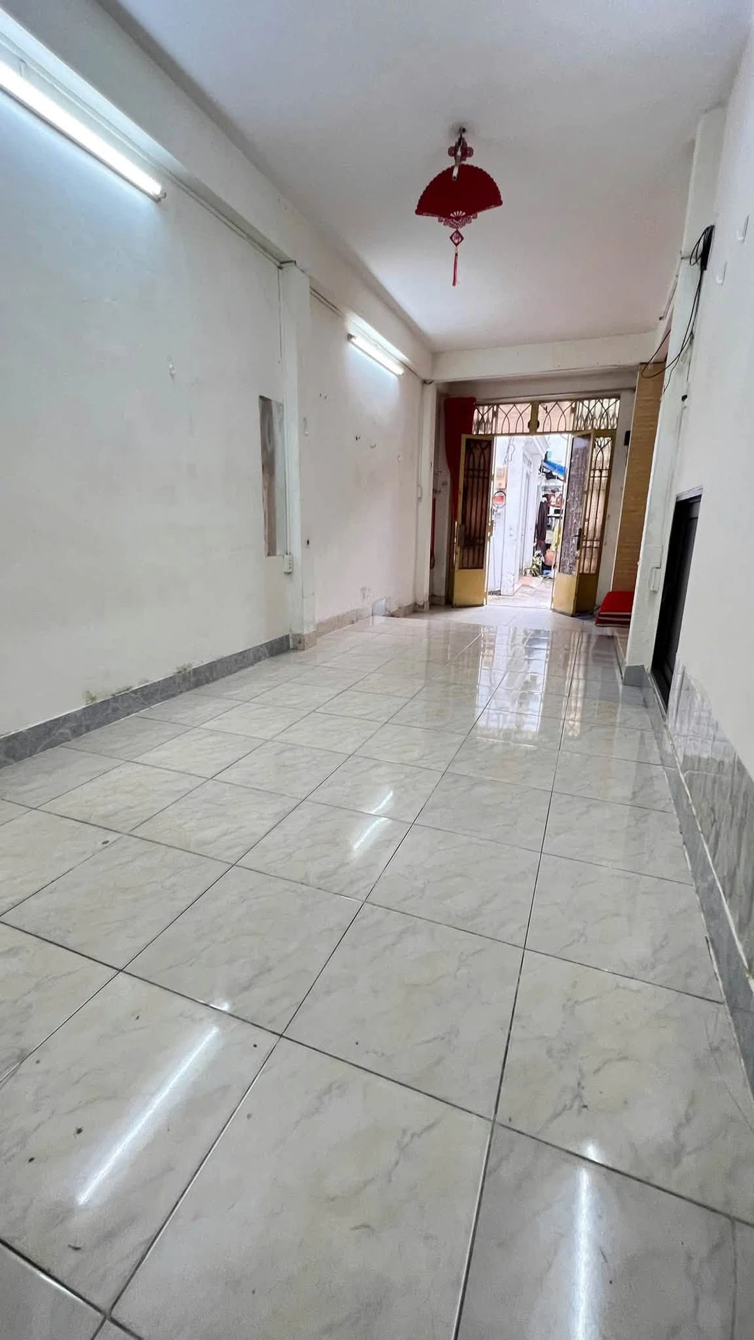Bán nhà 2 tầng 72 m2 gần chợ Bà Chiểu Bình Thạnh - Ảnh 1