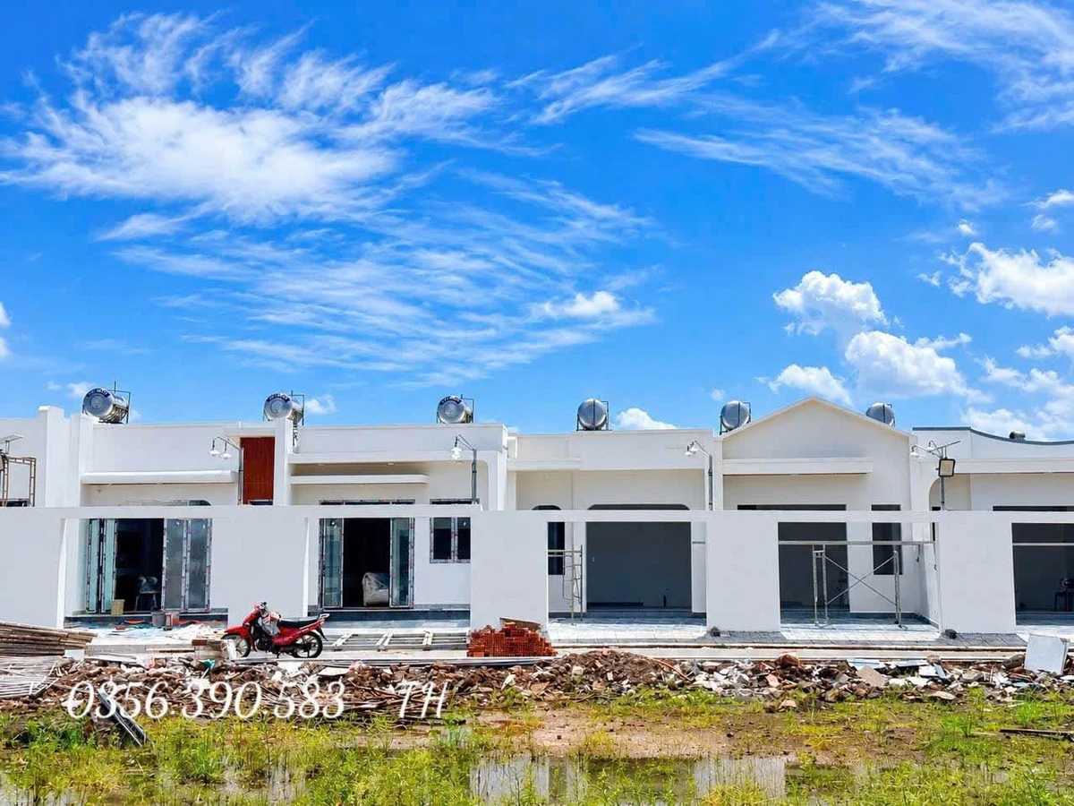 Bán nhà mặt tiền nhựa 6x17m, 2PN, sổ riêng thổ cư, Phường Long Khánh - Ảnh 1