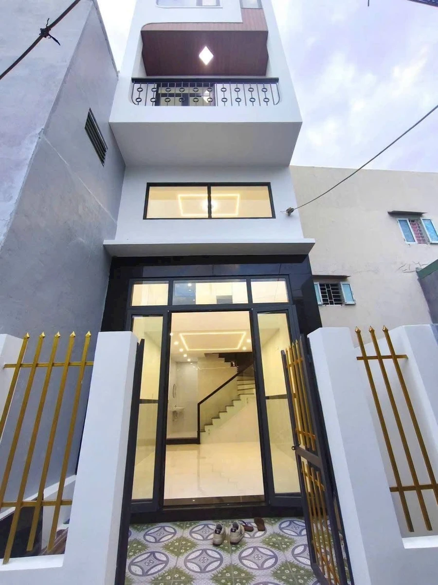 Bán nhà 3,5 tầng 105m² Hoàng Văn Thụ, Quy Nhơn - 2,85 tỷ - Ảnh 1