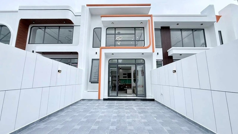 Bán nhà lầu lửng 5x20m, 3 phòng ngủ, 2 toilet, tặng nội thất tại Long Khánh, Đồng Nai