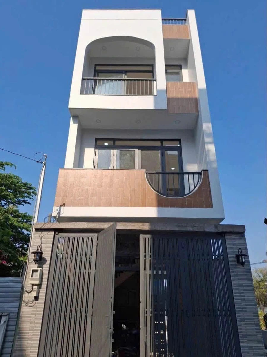 Bán nhà 3 tầng sân thượng 150m² giá 5,4 tỷ Quận 9 - Ảnh 1