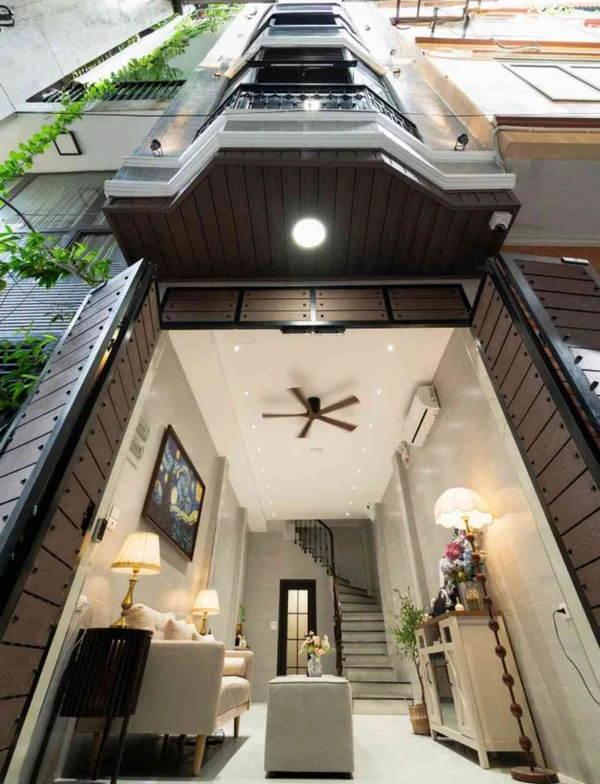 Bán nhà 7 tầng 200m2 Kim Mã Thượng Hà Nội 13.9 tỷ