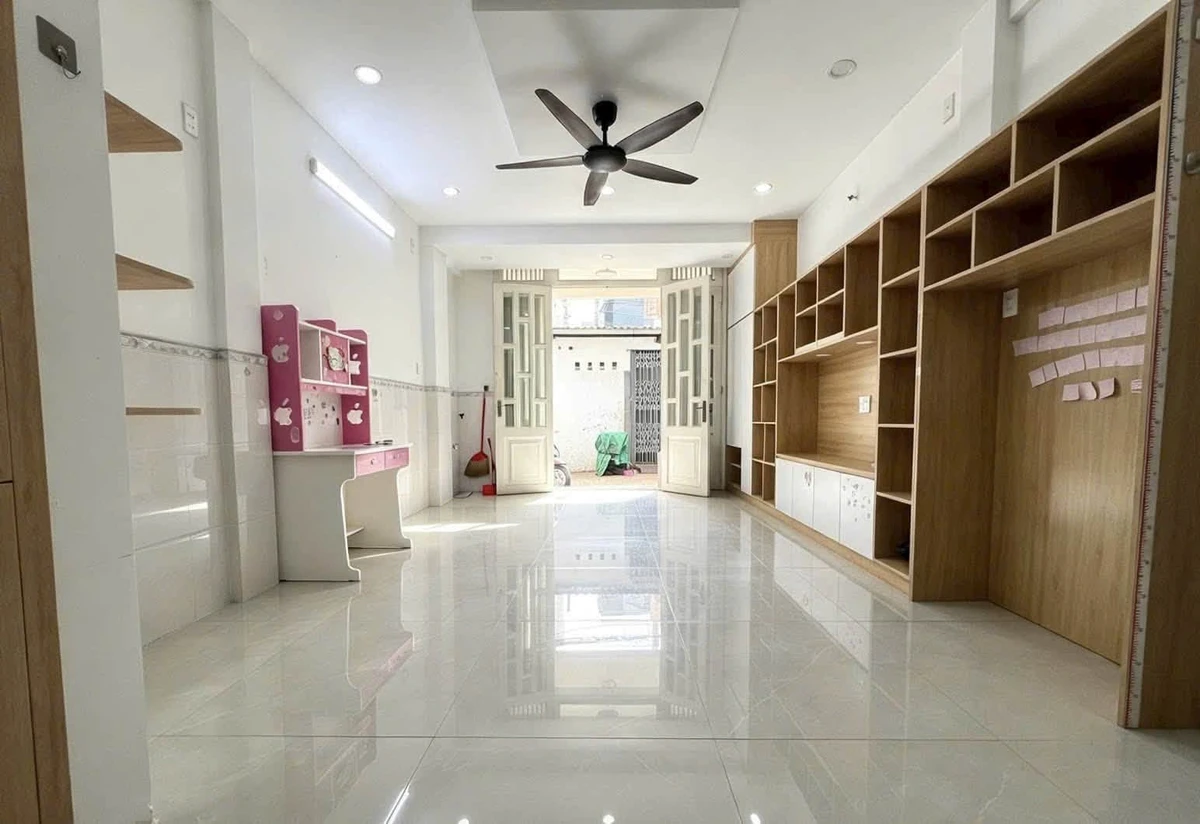 Bán nhà 2 tầng 50m2 gần Lê Đại Hành, Quận 10 - Ảnh 1