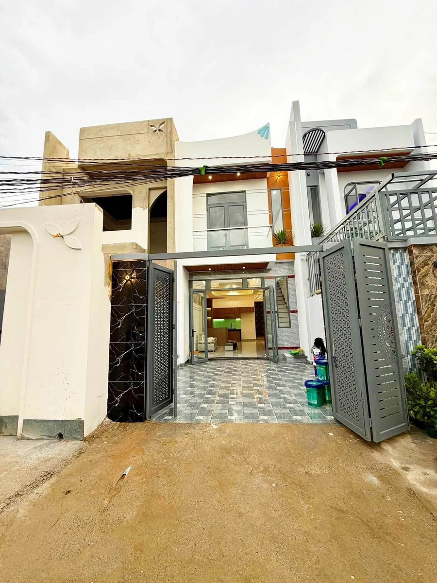 Bán nhà lầu 3PN 2WC gần Mỹ Hạnh, 79m², 2.1 tỷ - Ảnh 1