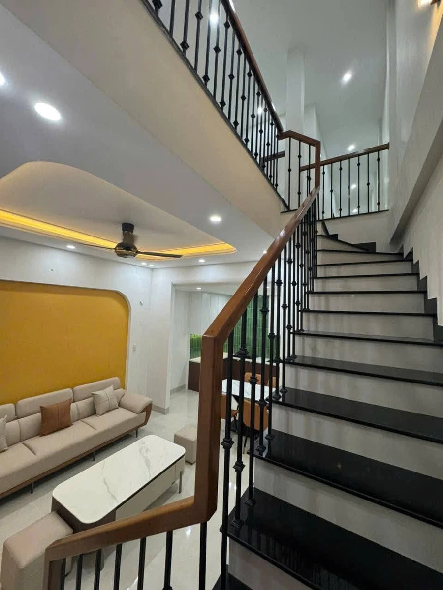 Nhà 2 tầng 100m² gần công viên, Thừa Thiên Huế - Ảnh thu nhỏ 2