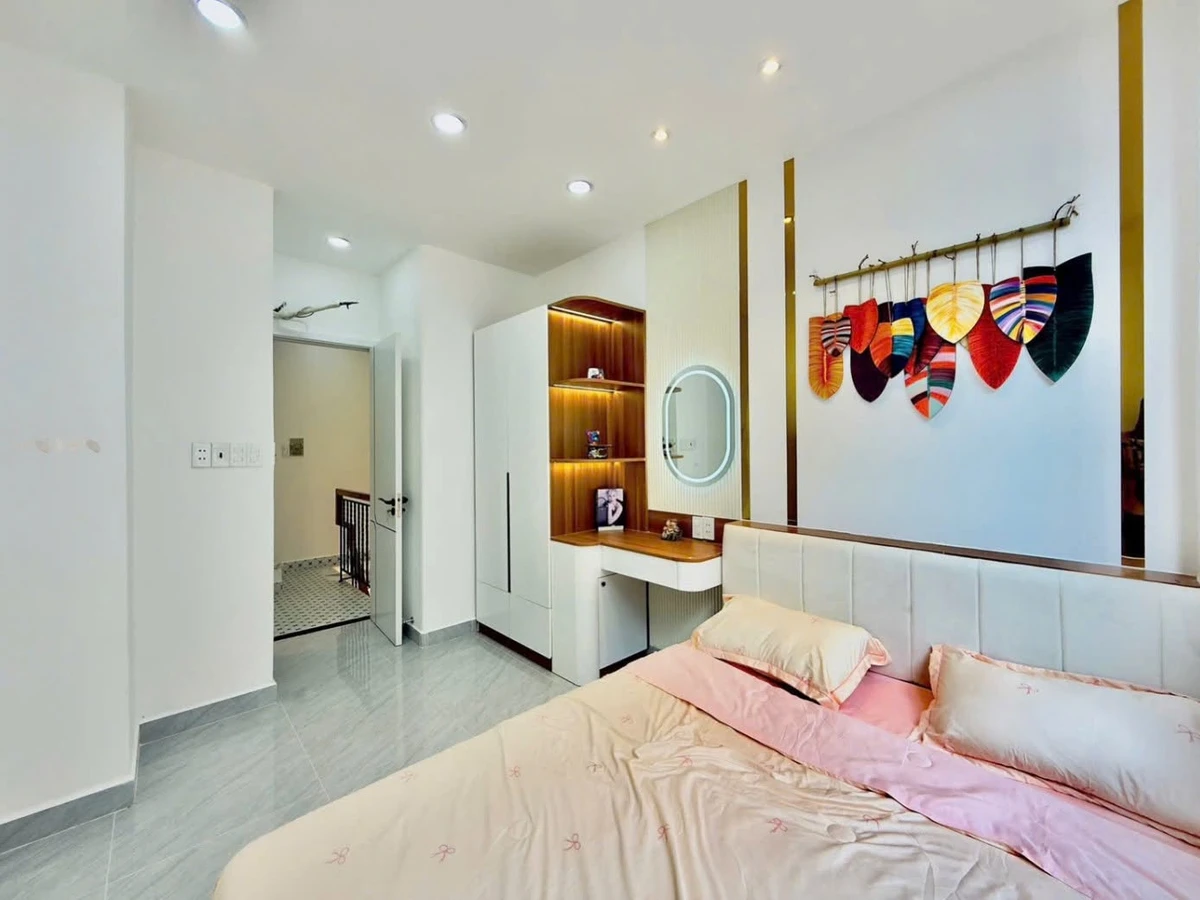 Bán nhà mặt tiền Trường Sa 5 tầng, 4,5x7m, 3PN, giá 9,95 tỷ - Ảnh thu nhỏ 3