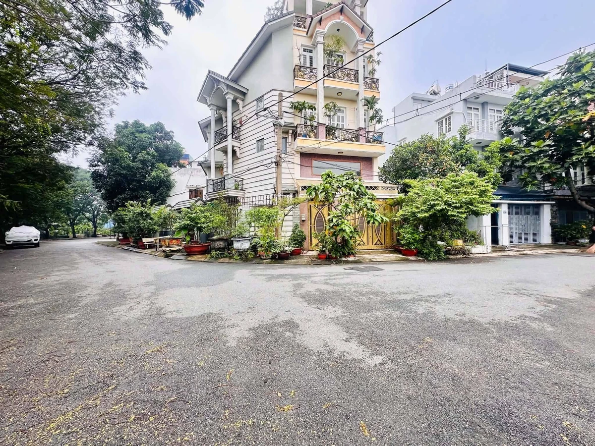 Bán biệt thự 92.5m2 trệt 2 lầu gần Dương Quảng Hàm, Gò Vấp giá 11,5 tỷ - Ảnh thu nhỏ 3