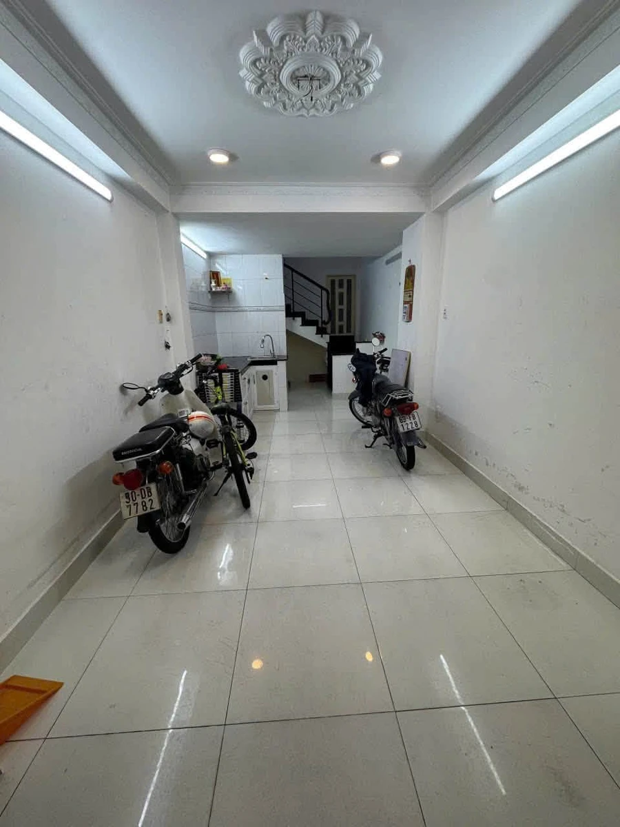 Cho thuê nhà nguyên căn 3PN Phường 8 Quận 10, 12,5 triệu/tháng - Ảnh 1