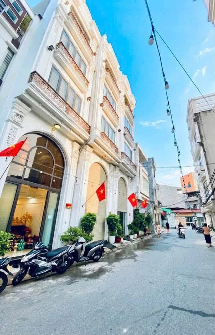 Bán nhà 4 tầng 60m² Nguyễn Văn Linh Quận 5 giá 5 tỷ - Ảnh 1