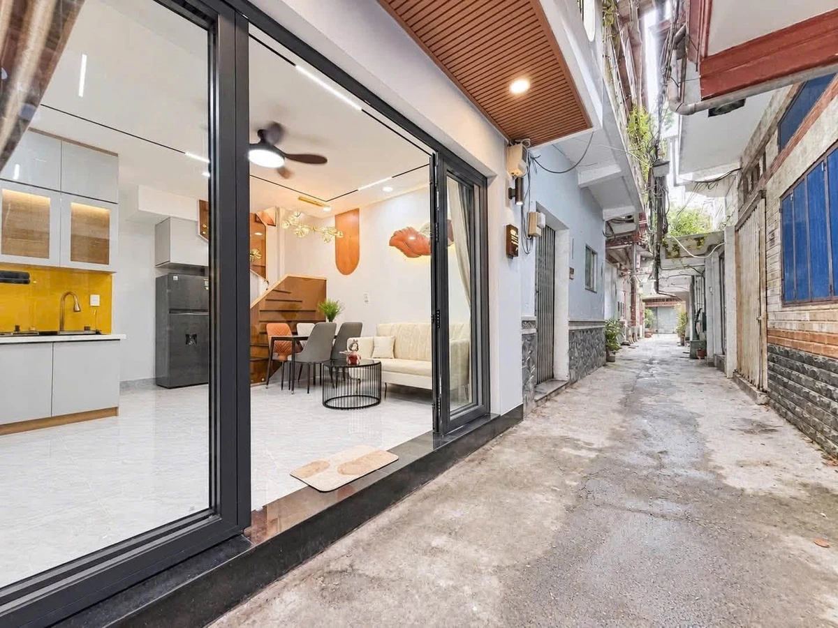 Bán nhà 3 tầng 72m² Bình Thạnh, ngã tư Hàng Xanh, 5.5 tỷ - Ảnh thu nhỏ 2
