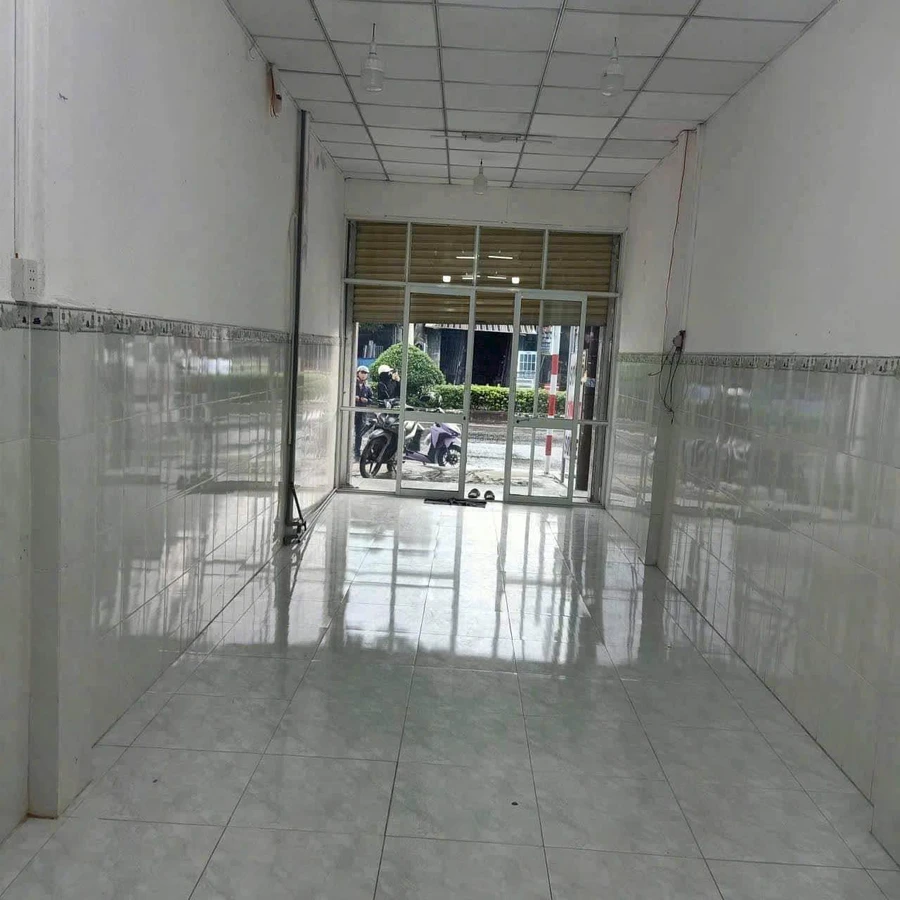Bán nhà 1 trệt 2 lầu 72m² mặt tiền Tỉnh Lộ 10 Đức Hòa Hạ - Ảnh thu nhỏ 2